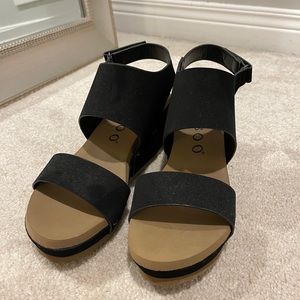 Black Platform Sandals